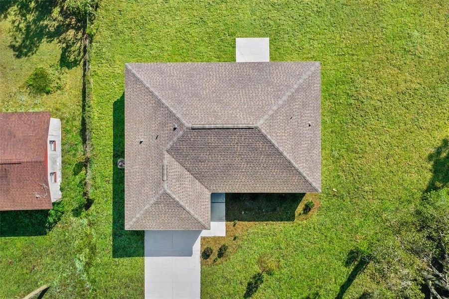 Exterior details and patio area of a home in , Leesburg (Image 28).