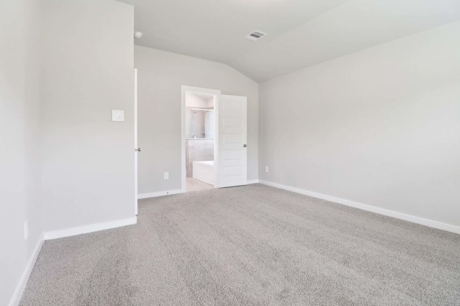 Spacious, unfurnished interior of a new home in Massey Oaks - Premier Series, Pearland (Image 29).