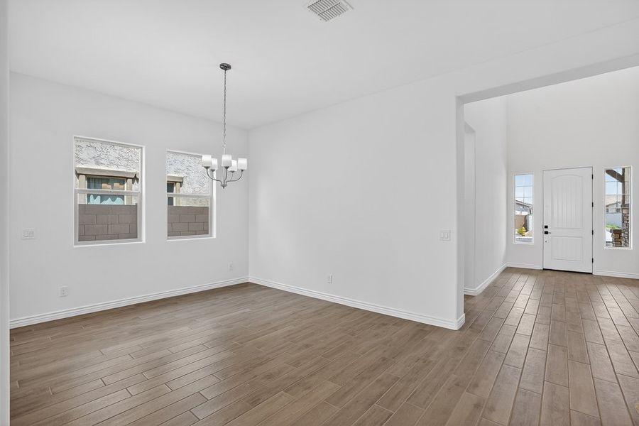 Spacious, unfurnished interior of a new home in Hawes Crossing, Mesa (Image 17).