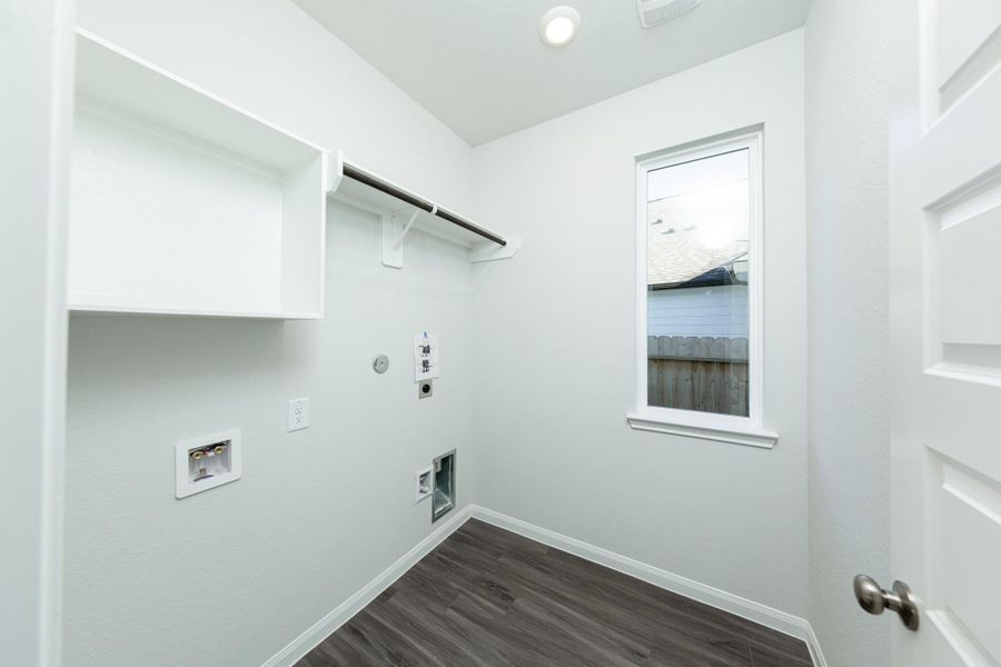 Spacious, unfurnished interior of a new home in Bluestem, Brookshire (Image 18). Spacious, unfurnished interior of a new home in Bluestem, Brookshire (Image 18).