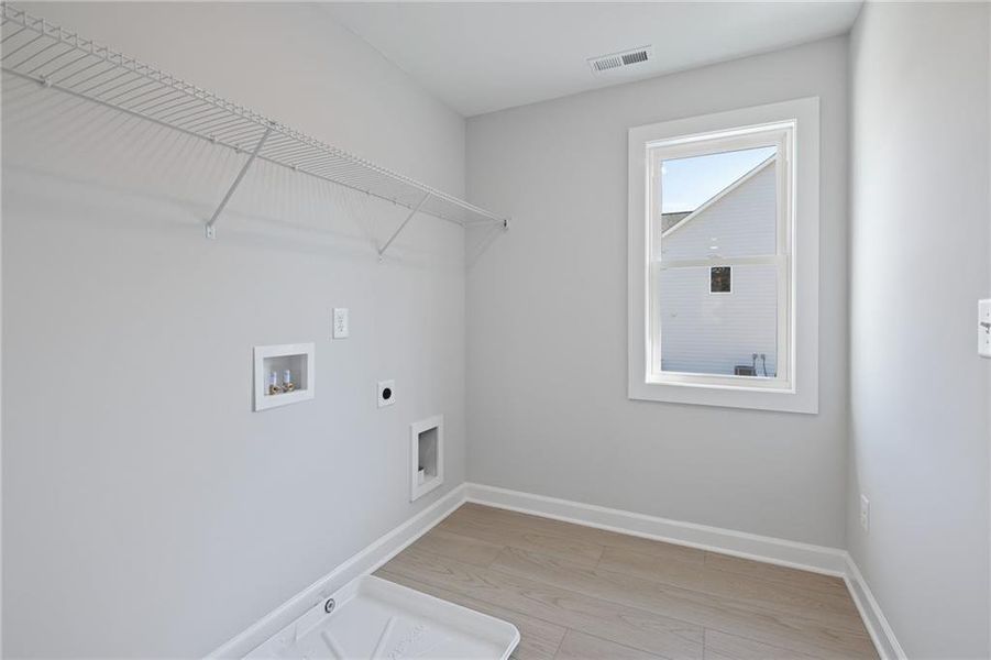 Spacious, unfurnished interior of a new home in Oak Valley Estates, Marietta (Image 21).