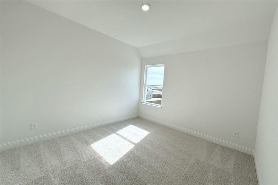 Spacious, unfurnished interior of a new home in Polo Ridge, Mesquite (Image 12).