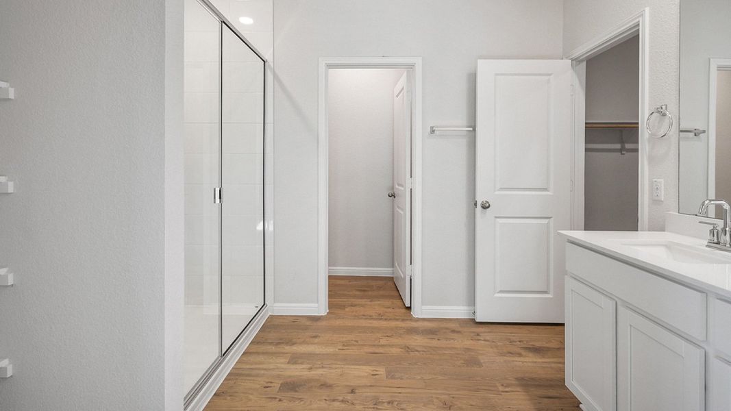 Furnished interior view inside a new home in Thunder Rock, Marble Falls (Image 10).