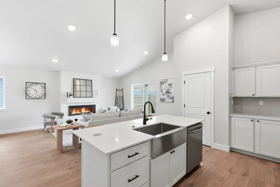 Furnished interior view inside a new home in Upland Meadows, Hermiston (Image 7).