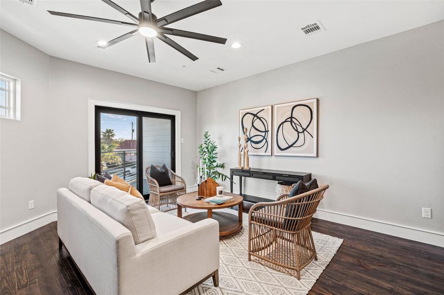 Open Living/Dining Area Open Living/Dining Area