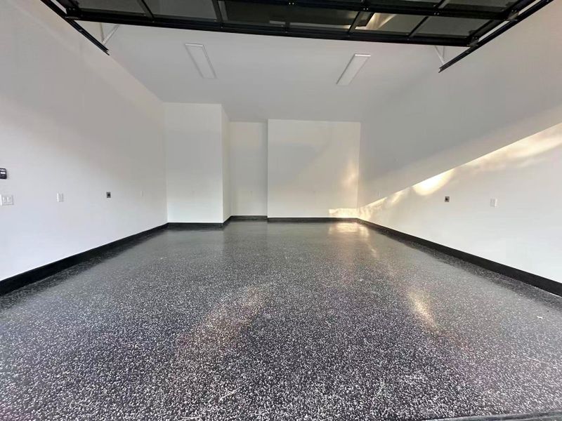 Spacious, unfurnished interior of a new home in , Houston (Image 26).