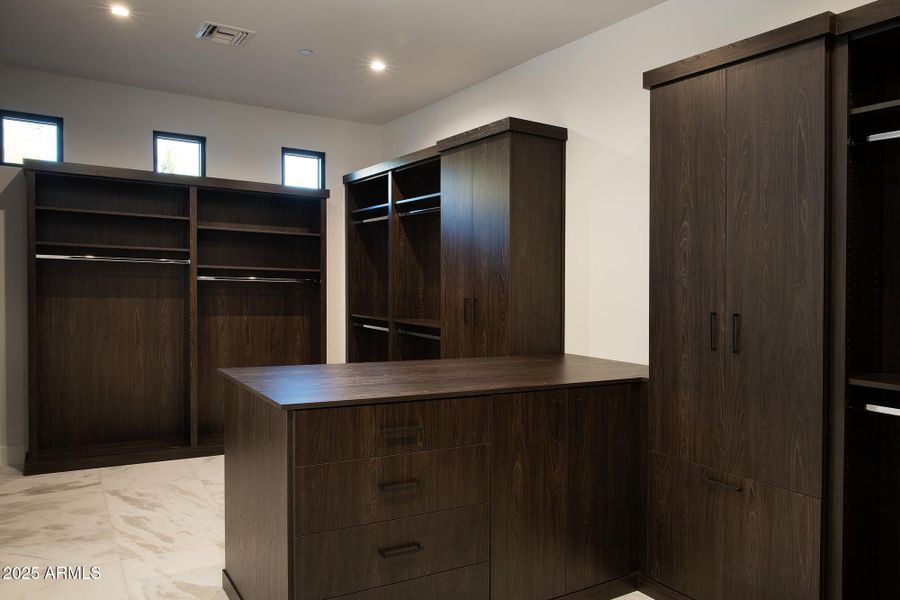 25-0015(DOM)235 25-0015(DOM)235