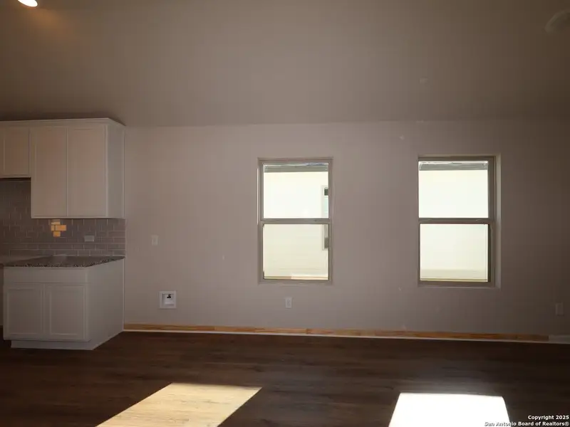 Spacious, unfurnished interior of a new home in Winding Brook, San Antonio (Image 16). Spacious, unfurnished interior of a new home in Winding Brook, San Antonio (Image 16).
