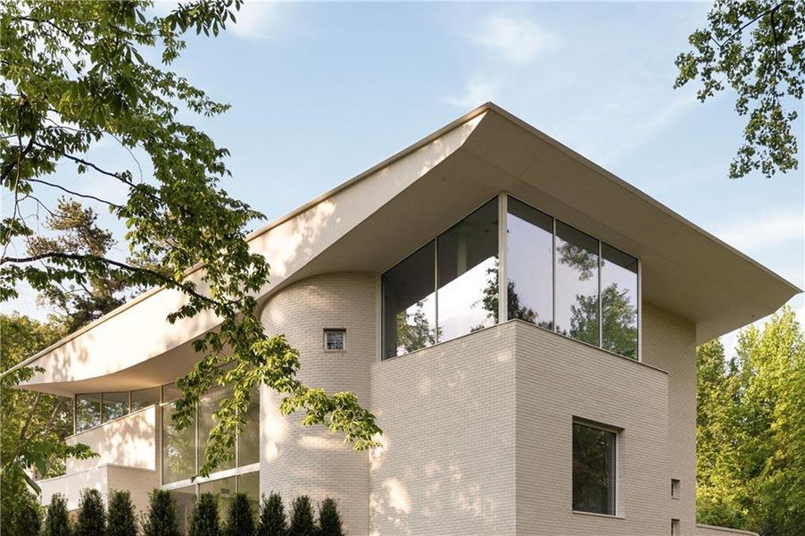 Image 83 of a home in .