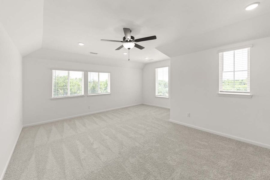 Spacious, unfurnished interior of a new home in Park Hills, Rockwall (Image 30).