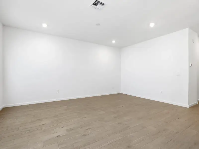 Spacious, unfurnished interior of a new home in Bella Vista Farms Estate Series, San Tan Valley (Image 8). Spacious, unfurnished interior of a new home in Bella Vista Farms Estate Series, San Tan Valley (Image 8).