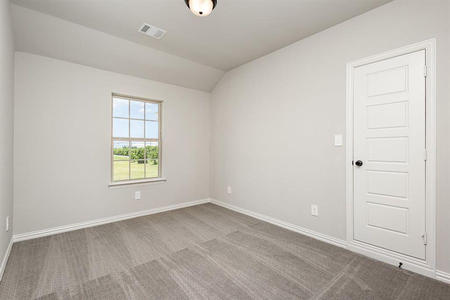 Spacious, unfurnished interior of a new home in Sagebrush Addition, Midlothian (Image 14).