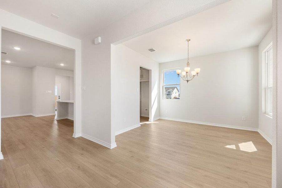 Spacious, unfurnished interior of a new home in Lariat, Liberty Hill (Image 36).