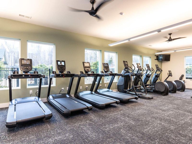 010-1280x960-community-exercise-room