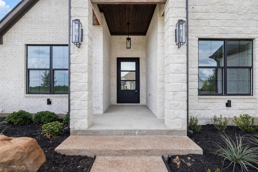 Exterior details and patio area of a home in , College Station (Image 10).
