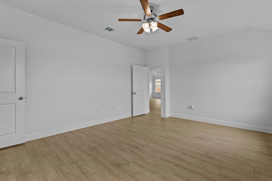 Spacious, unfurnished interior of a new home in Riverview, Georgetown (Image 19).