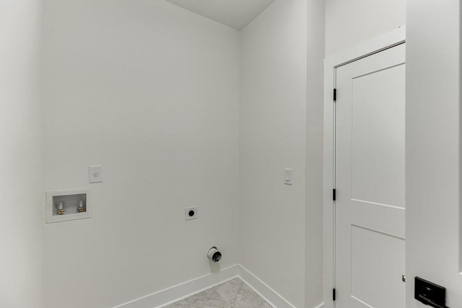 Spacious, unfurnished interior of a new home in , Flowery Branch (Image 44).