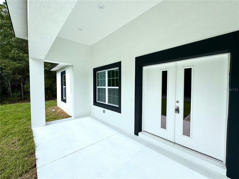 Exterior details and patio area of a home in , Citrus Springs (Image 18).