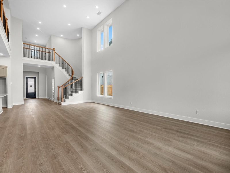 Spacious, unfurnished interior of a new home in Jubilee 50′, Hockley (Image 14).