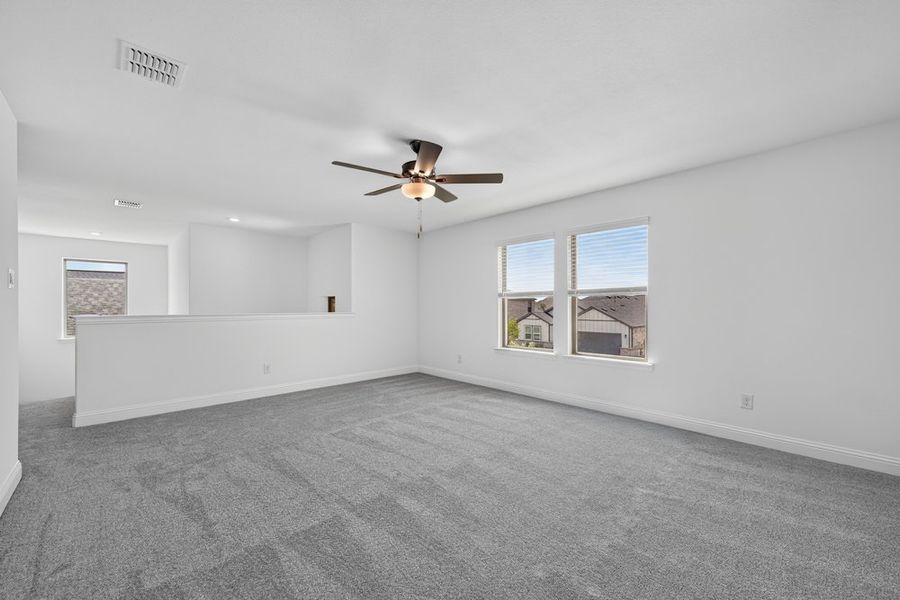 Spacious, unfurnished interior of a new home in Madero 50s, Fort Worth (Image 28). Spacious, unfurnished interior of a new home in Madero 50s, Fort Worth (Image 28).