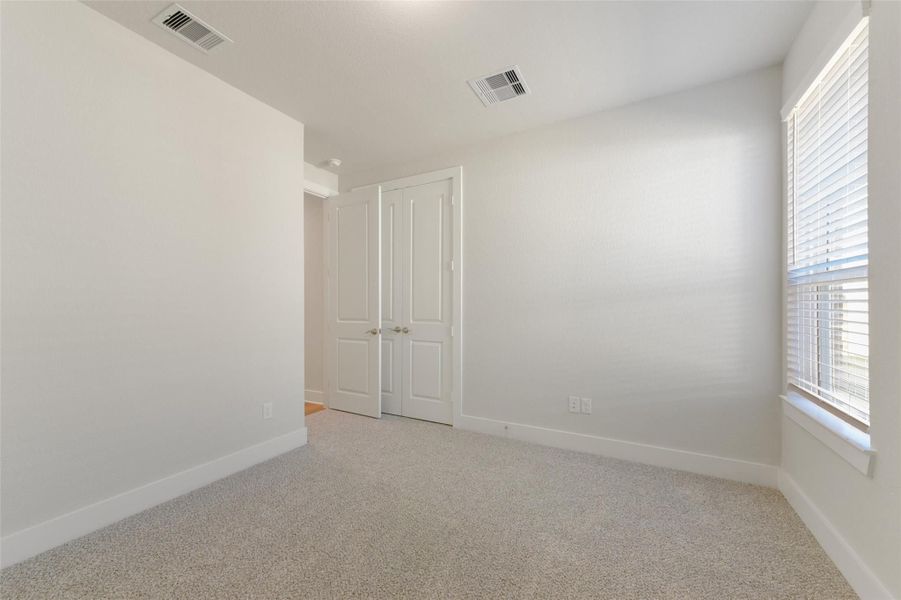 Spacious, unfurnished interior of a new home in Lago Mar, La Marque (Image 34).