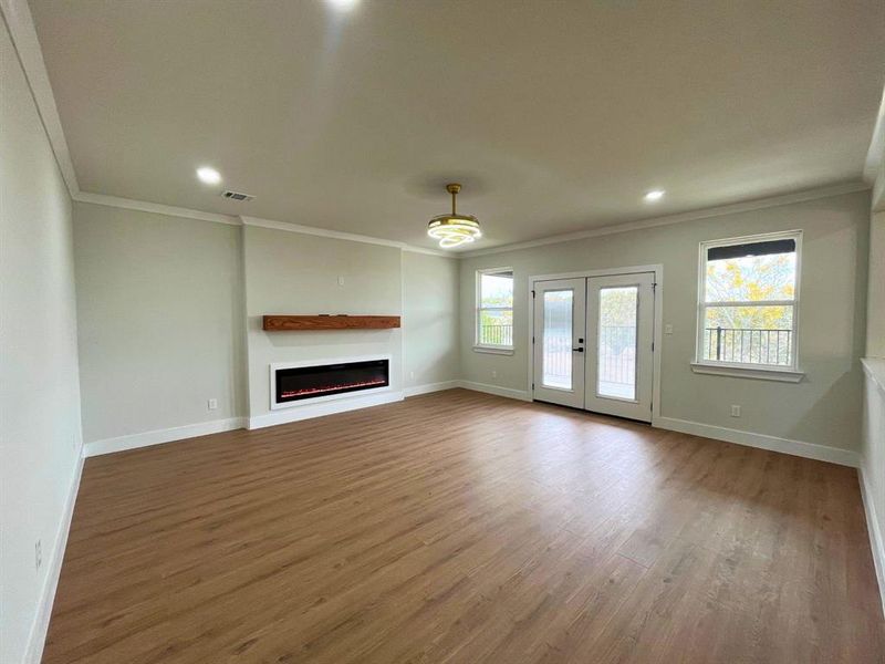 Spacious, unfurnished interior of a new home in , Granbury (Image 23).