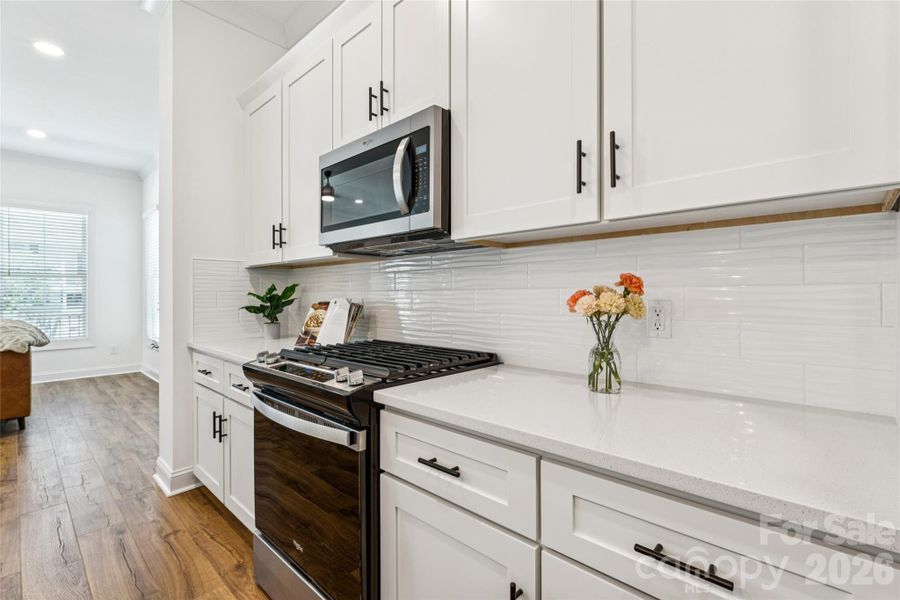 Gas stove!! Appliances come with home purchase