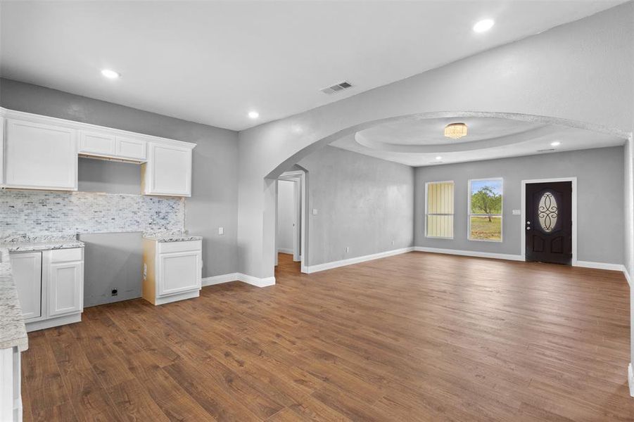 Spacious, unfurnished interior of a new home in , Rice (Image 12).