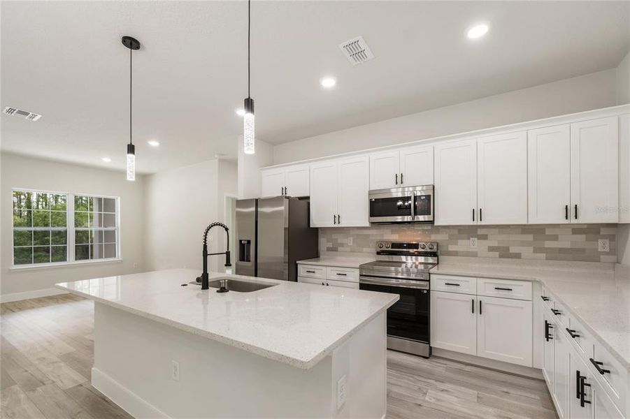 Spacious, unfurnished interior of a new home in , Citrus Springs (Image 13).