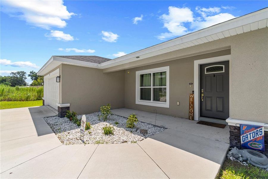 Exterior details and patio area of a home in , Ocala (Image 29).