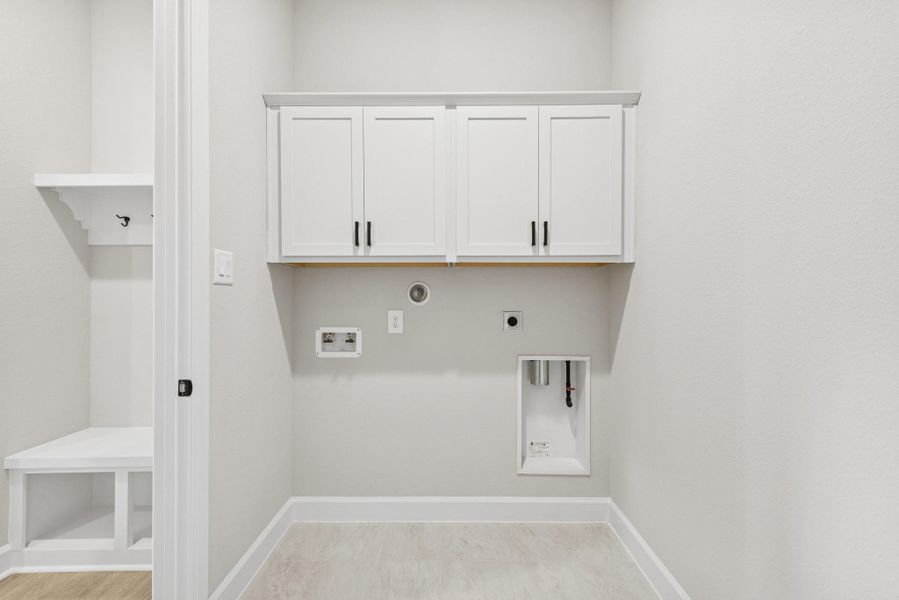 Spacious, unfurnished interior of a new home in Riceland 50’ Front Load Homesites, Mont Belvieu (Image 12).