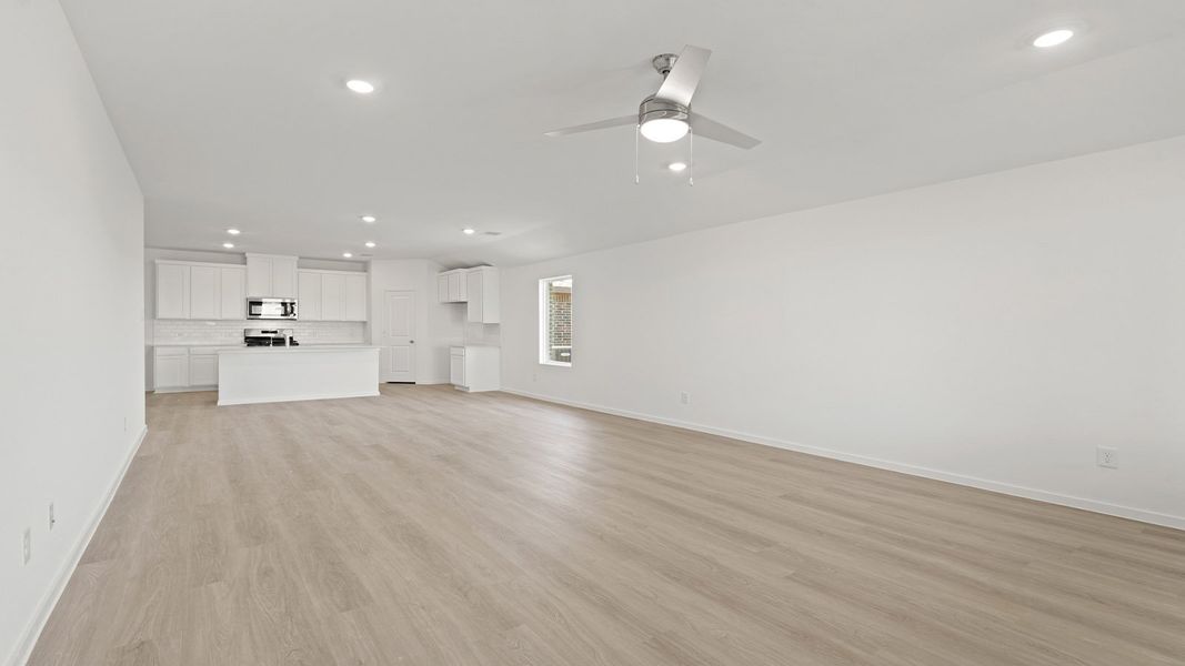 Spacious, unfurnished interior of a new home in Sunterra Lakes, Brookshire (Image 21). Spacious, unfurnished interior of a new home in Sunterra Lakes, Brookshire (Image 21).