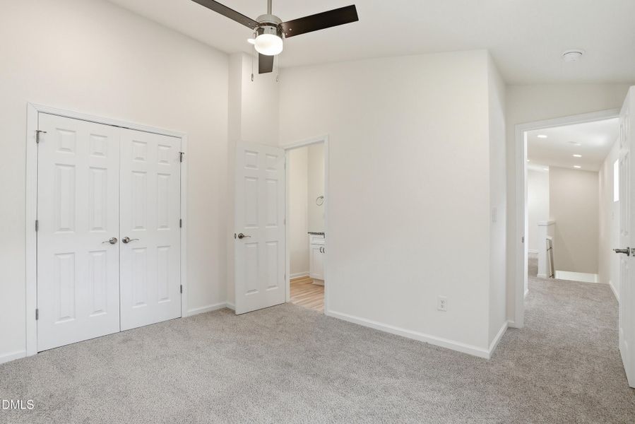 516 Singletary St SE-34