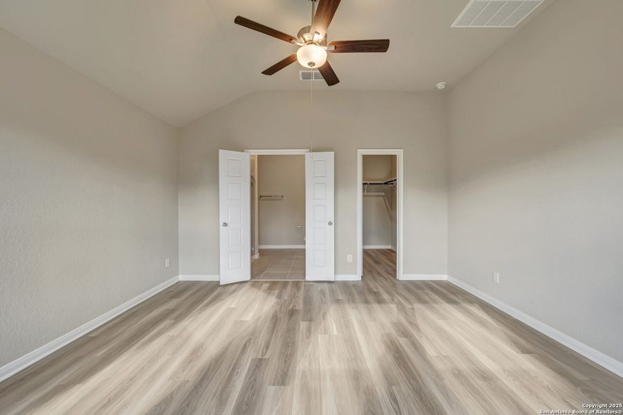 Spacious, unfurnished interior of a new home in Park Place, New Braunfels (Image 44).