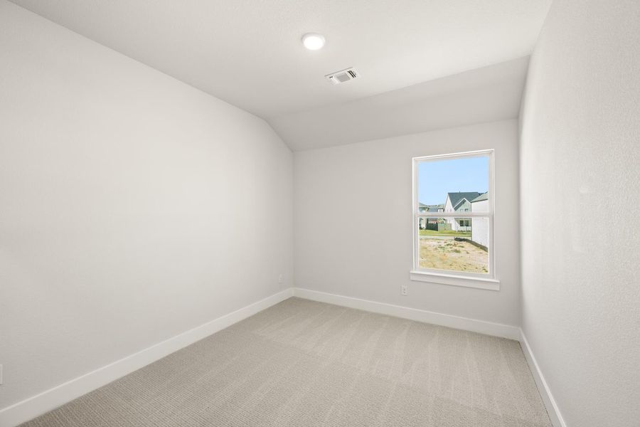 Spacious, unfurnished interior of a new home in The Retreat at Harvest, Argyle (Image 17).