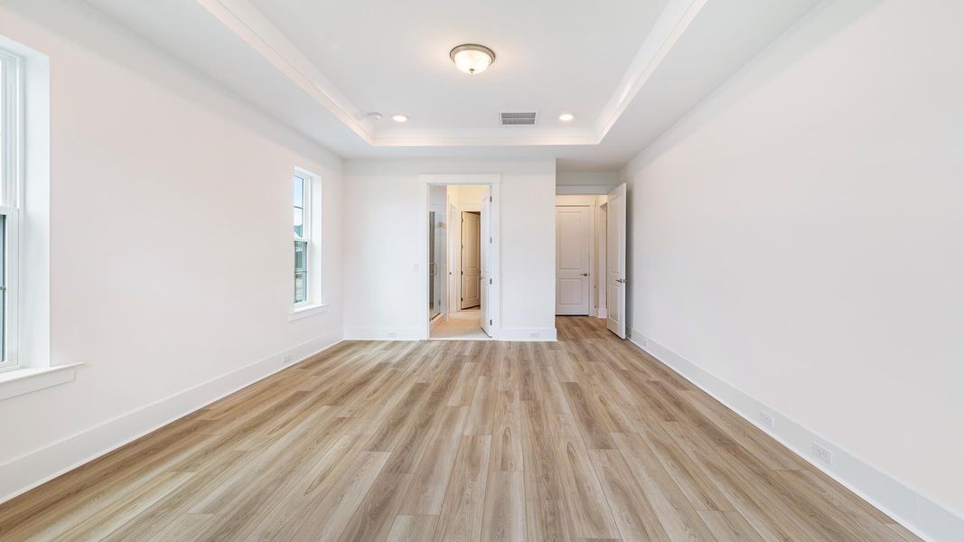 Spacious, unfurnished interior of a new home in , Summerville (Image 17).