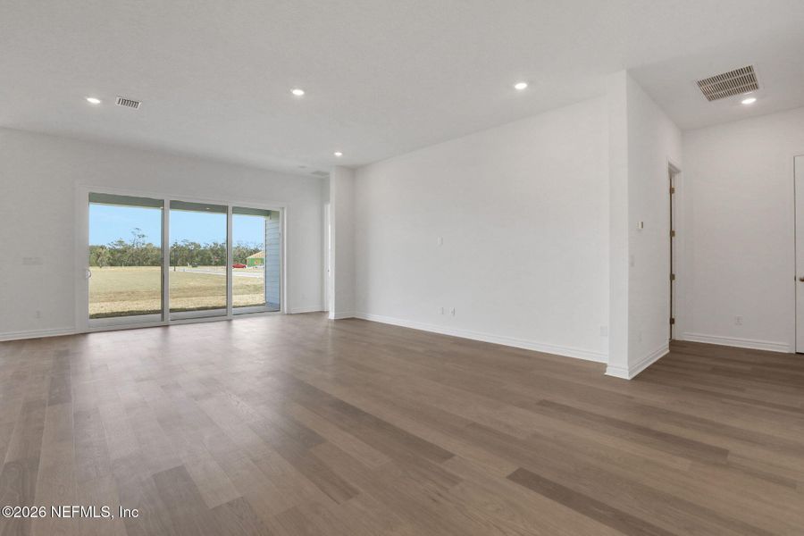Spacious, unfurnished interior of a new home in Veranda Bay, Flagler Beach (Image 18).