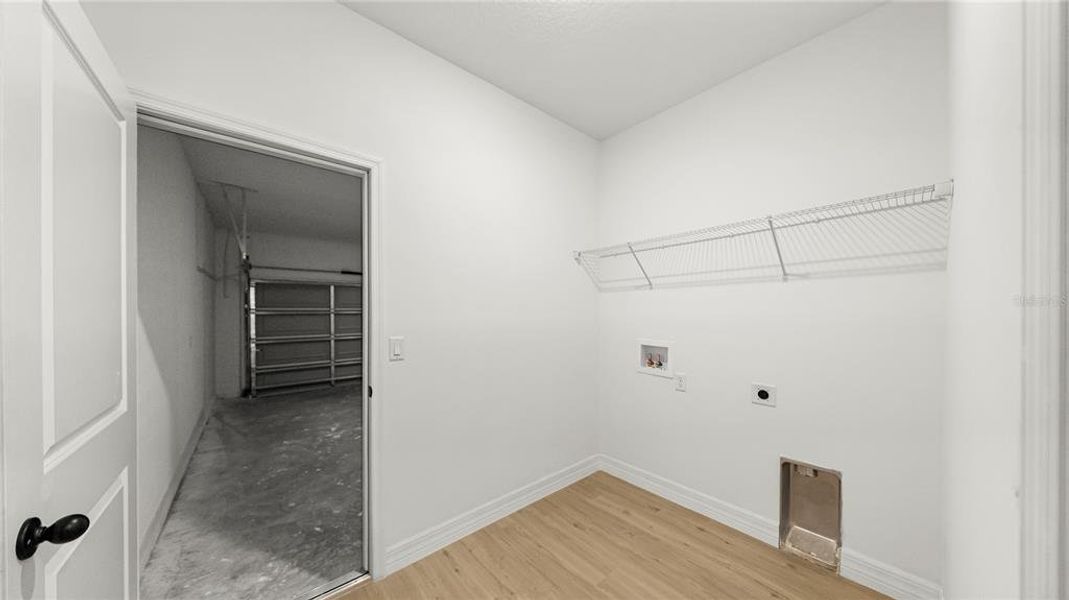 Spacious, unfurnished interior of a new home in , Citrus Springs (Image 24).