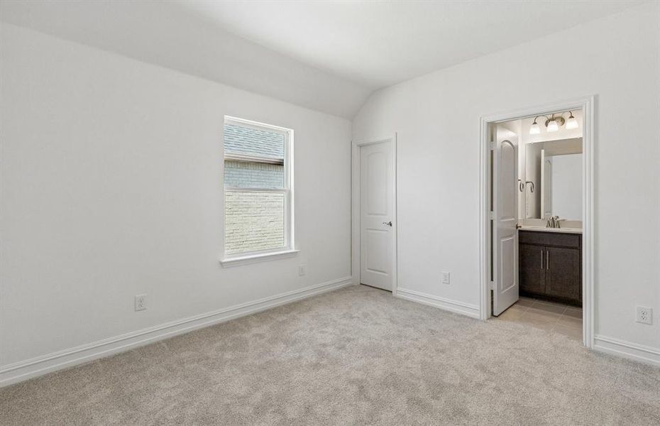 Secondary bedroom