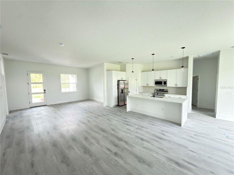 Spacious, unfurnished interior of a new home in , Ocala (Image 21).