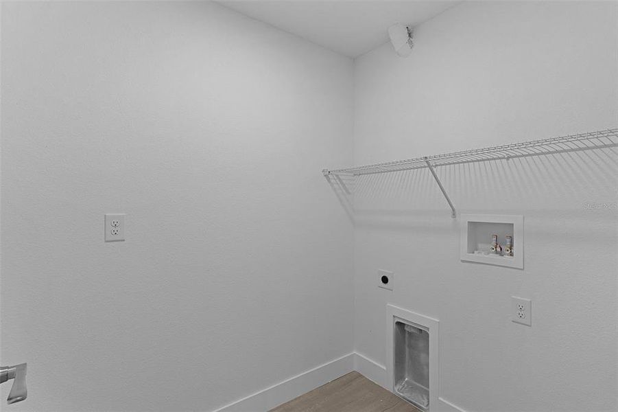 Spacious, unfurnished interior of a new home in , Ocklawaha (Image 28).