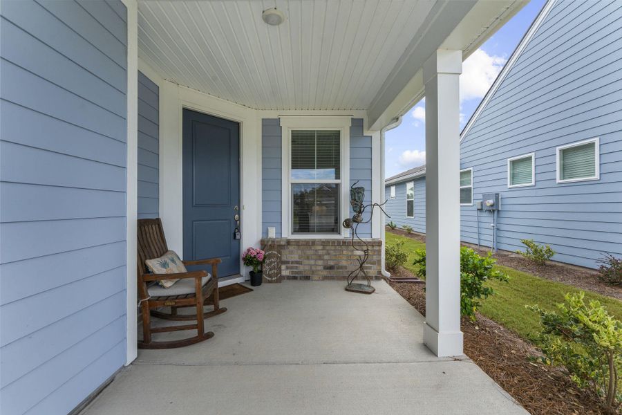 Exterior details and patio area of a home in , Summerville (Image 4).