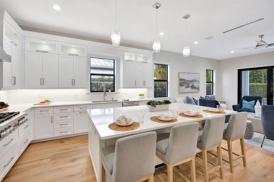 KITCHEN KITCHEN