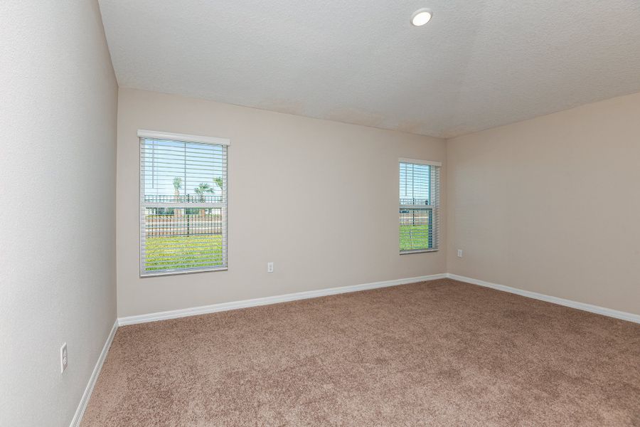 Spacious, unfurnished interior of a new home in Crosswinds, Haines City (Image 22).