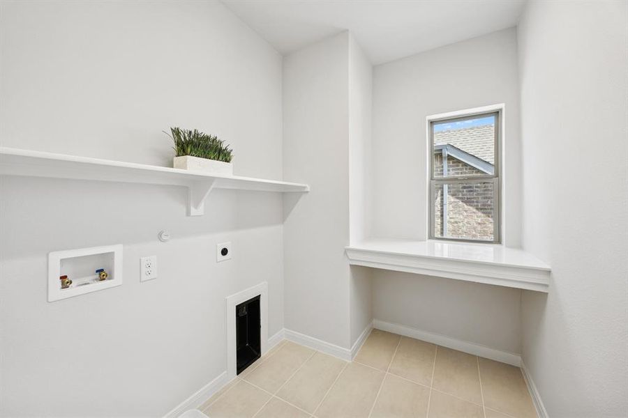 Furnished interior view inside a new home in Mantua Point Gardens, Van Alstyne (Image 7). Furnished interior view inside a new home in Mantua Point Gardens, Van Alstyne (Image 7).