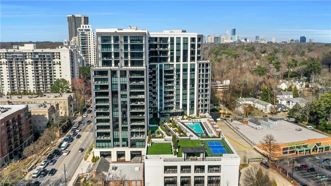 Condo located in Atlanta, GA showcasing its design and architecture (Image 27). Condo located in Atlanta, GA showcasing its design and architecture (Image 27).