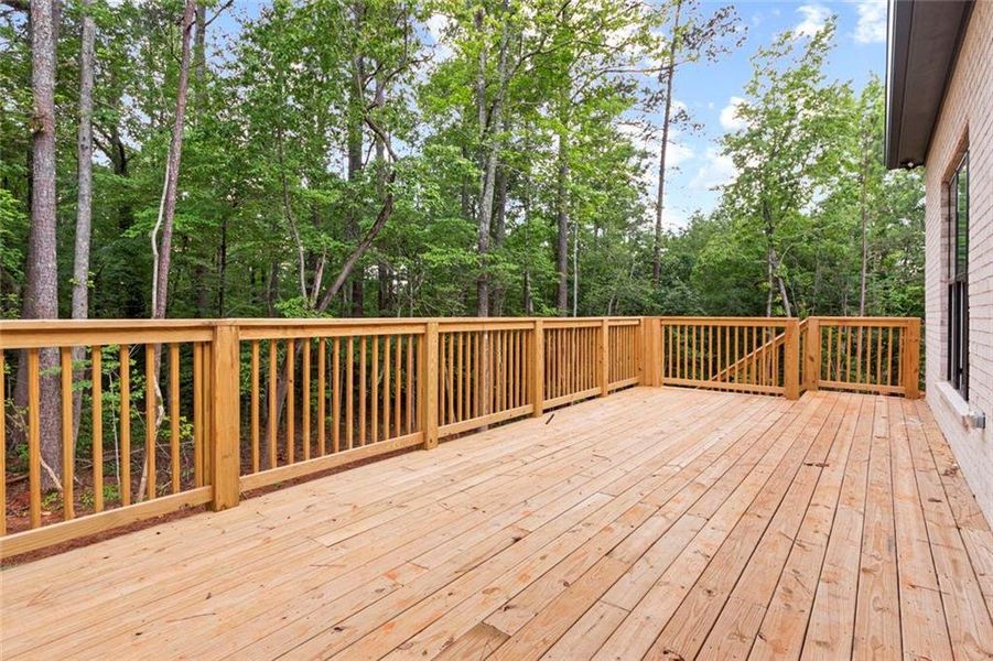 Exterior details and patio area of a home in , Fairburn (Image 26).