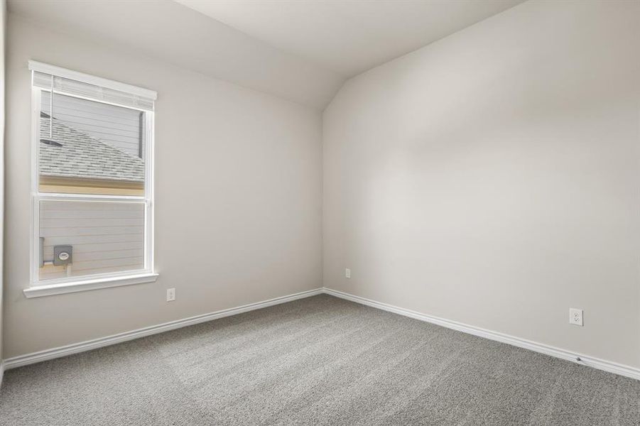 Spacious, unfurnished interior of a new home in Rocky Creek Crossing, Fort Worth (Image 31).