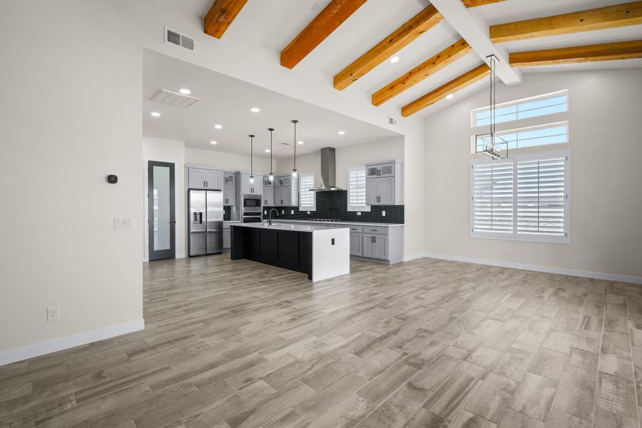 Spacious, unfurnished interior of a new home in Verdancia, El Paso (Image 24).