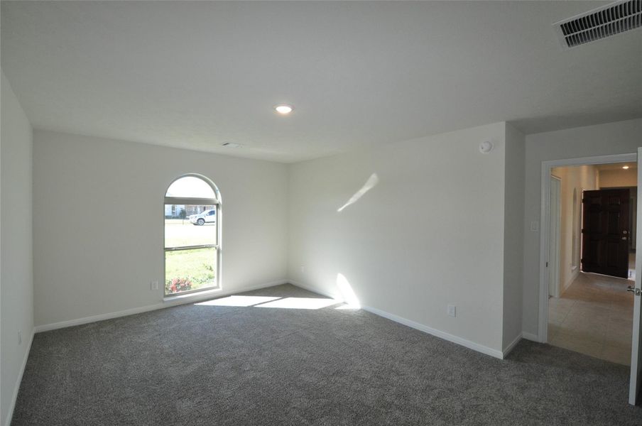 Spacious, unfurnished interior of a new home in Pedregal, League City (Image 31).